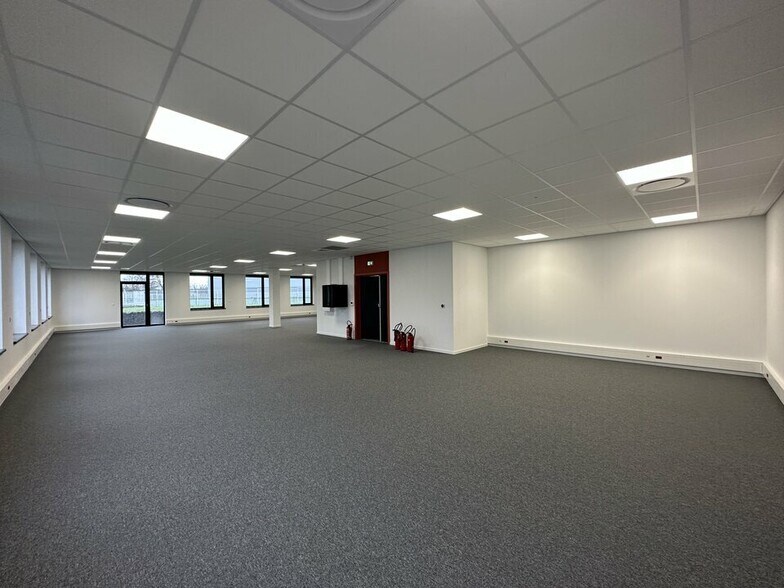 Office in Entzheim for lease - Interior Photo - Image 3 of 9