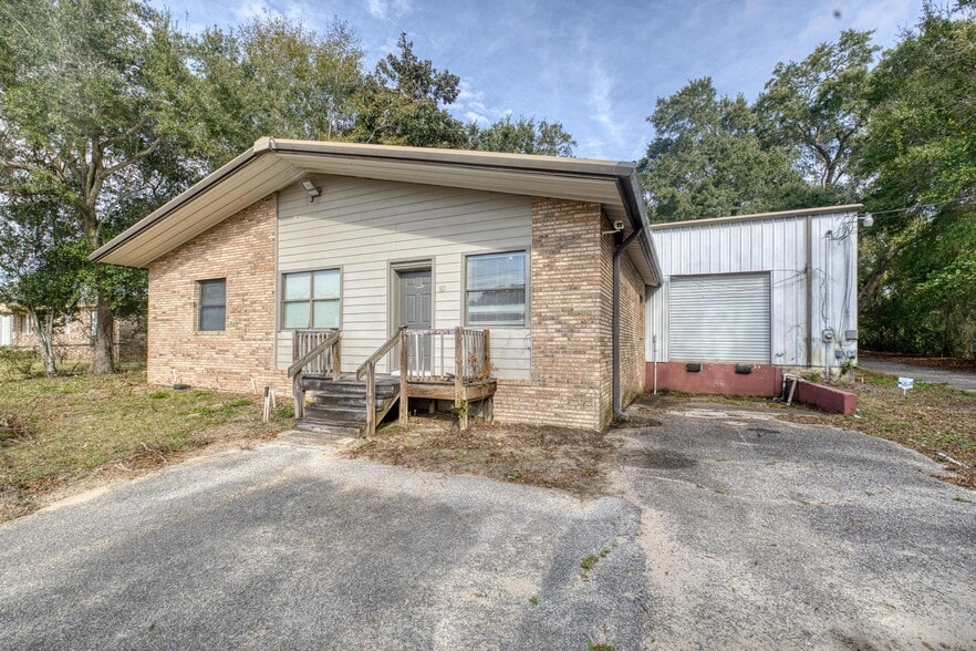 1014 Creighton Rd, Pensacola, FL for lease - Building Photo - Image 1 of 40