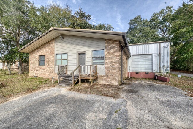 More details for 1014 Creighton Rd, Pensacola, FL - Industrial for Lease