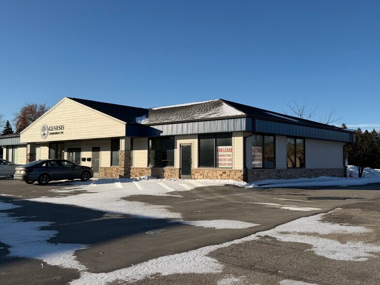 2121 S Schaefer St, Appleton, WI à louer - Photo du bâtiment - Image 3 de 9