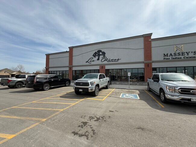 Plus de détails pour 2130-2136 Kains Rd, London, ON - Commerce de détail à vendre