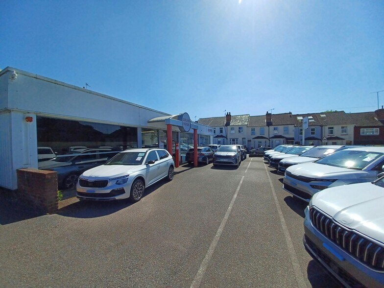 20 Waterloo Rd, Aldershot à vendre - Photo du bâtiment - Image 2 de 9