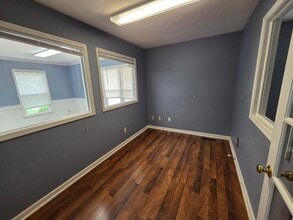 1403 Scottsville Rd, Bowling Green, KY for lease Interior Photo- Image 2 of 5