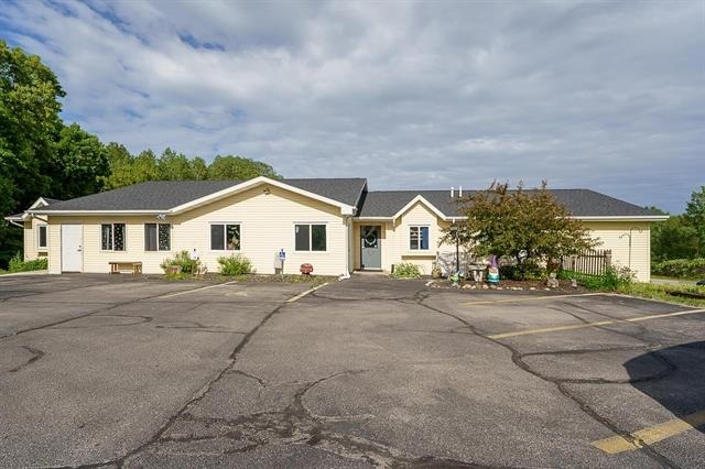 3900 Cedar Ct, Suamico, WI for sale - Building Photo - Image 1 of 46