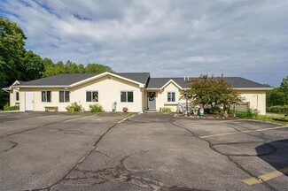 Plus de détails pour 3900 Cedar Ct, Suamico, WI - Vente au détail à vendre