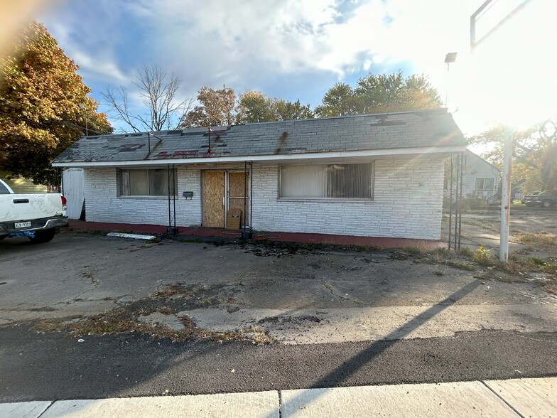 3257 Hyde Park Blvd, Niagara Falls, NY for sale - Building Photo - Image 2 of 11