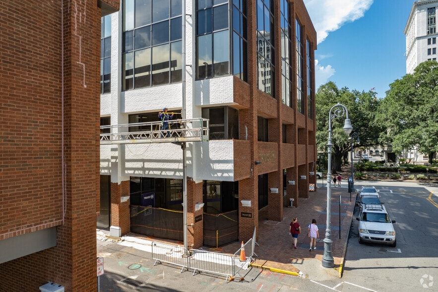 33 Bull St, Savannah, GA for lease - Building Photo - Image 2 of 4