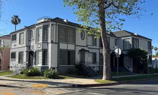 Plus de détails pour 2601 W 42nd St, Los Angeles, CA - Multi-résidentiel à vendre
