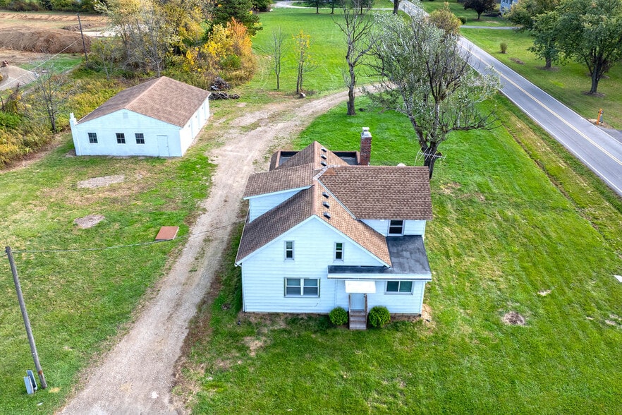 3841 S Section Line Rd, Delaware, OH à vendre - Photo du bâtiment - Image 2 de 22
