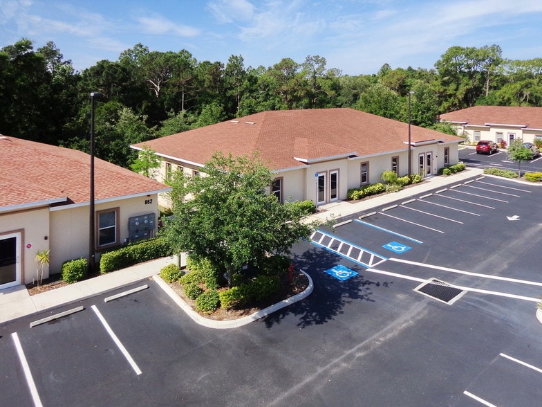 822 62nd Street Cir E, Bradenton, FL for lease - Primary Photo - Image 1 of 8