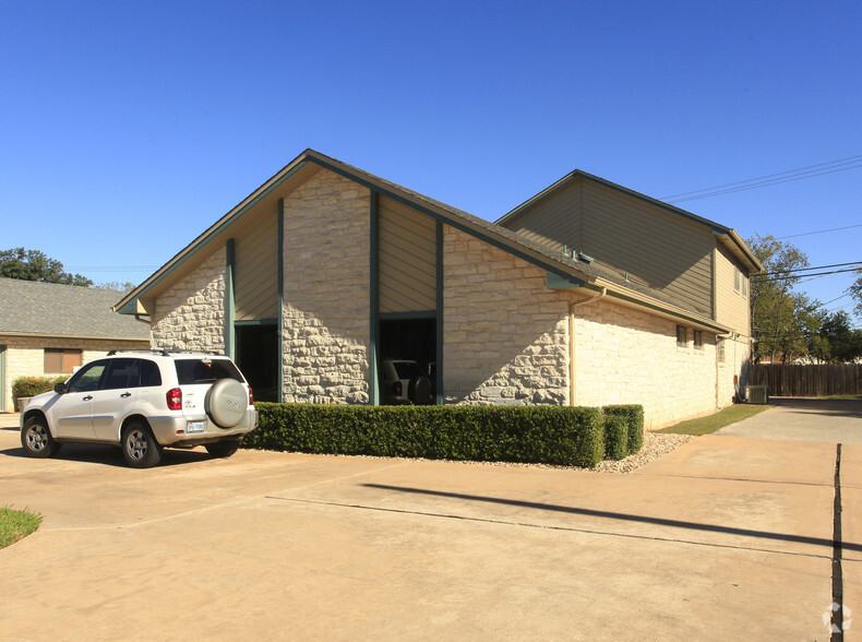 1701 Williams Dr, Georgetown, TX à vendre - Photo du bâtiment - Image 1 de 1