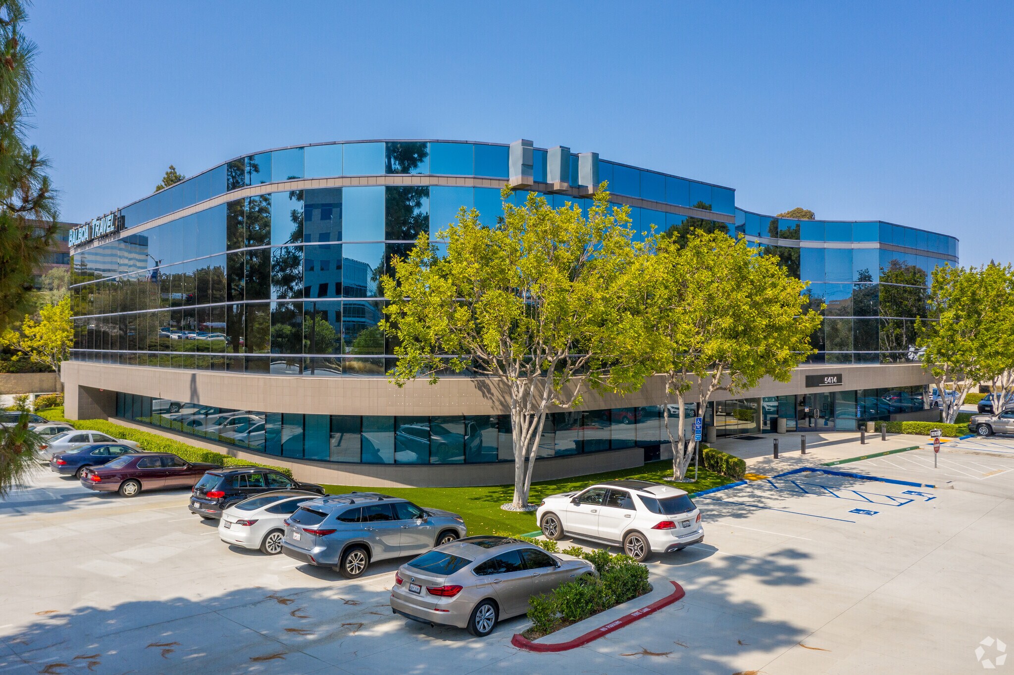 5414 Oberlin Dr, San Diego, CA à louer Photo principale- Image 1 de 8