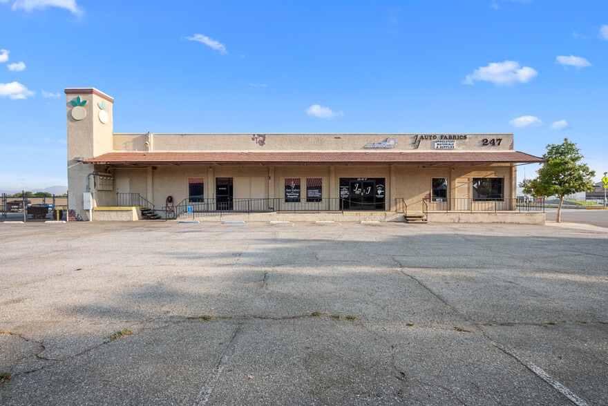 247 S Riverside Ave. portfolio of 2 properties for sale on LoopNet.ca - Building Photo - Image 3 of 29