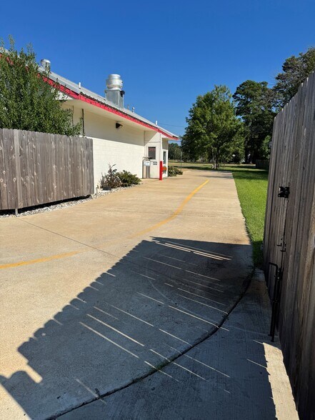 6458 Hwy 3, Benton, LA à vendre - Photo du bâtiment - Image 3 de 9