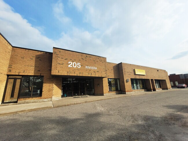 Plus de détails pour 205 Riviera Dr, Markham, ON - Local d'activités à louer