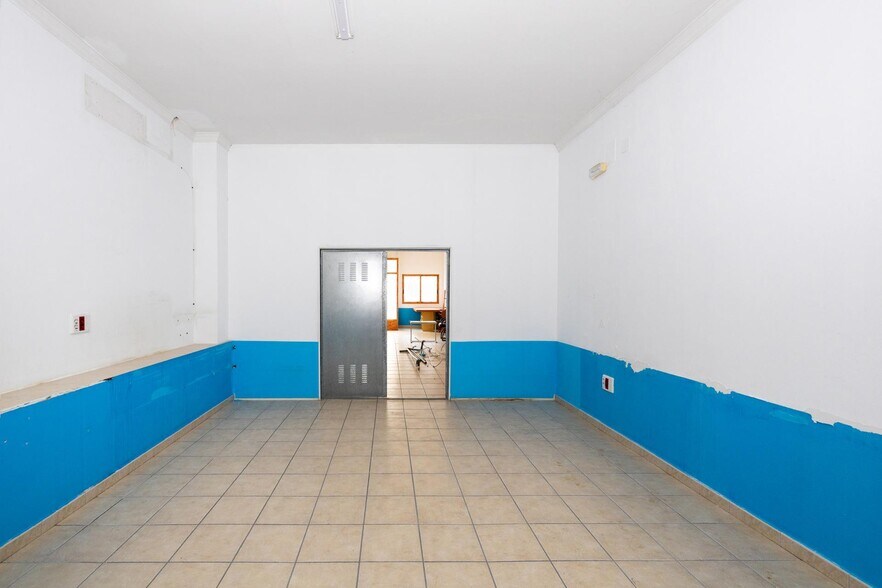 Retail in Lanjarón for sale - Interior Photo - Image 3 of 13