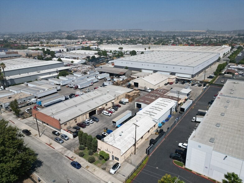 8455 Loch Lomond Dr, Pico Rivera, CA for lease - Primary Photo - Image 1 of 2