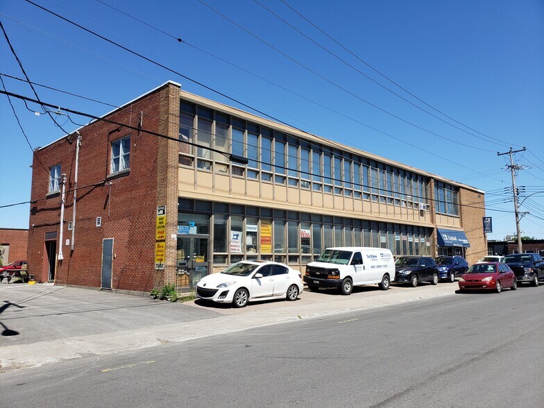 155 Rue De Port-Royal O, Montréal, QC for sale - Primary Photo - Image 1 of 1