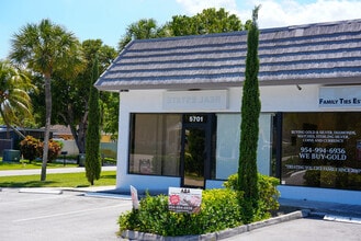 5701 N Federal Hwy, Boca Raton, FL à louer Photo intérieure- Image 1 de 10