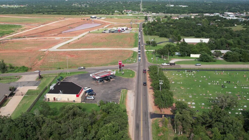 6800 N Sooner Rd, Oklahoma City, OK à vendre - Vidéo sur l’inscription commerciale - Image 2 de 9