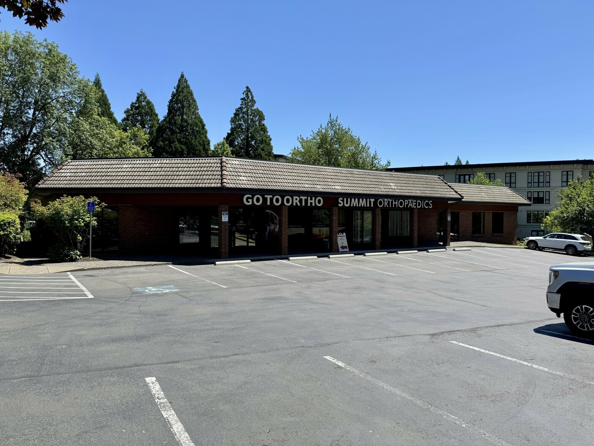 4103 Mercantile Dr, Lake Oswego, OR for lease Building Photo- Image 1 of 4