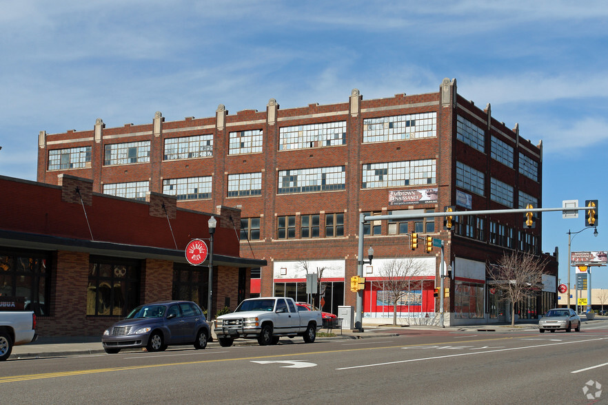 1101 N Broadway Ave, Oklahoma City, OK for lease - Building Photo - Image 2 of 18