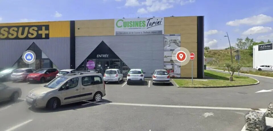 Retail in Portet-sur-Garonne for lease Building Photo- Image 1 of 9