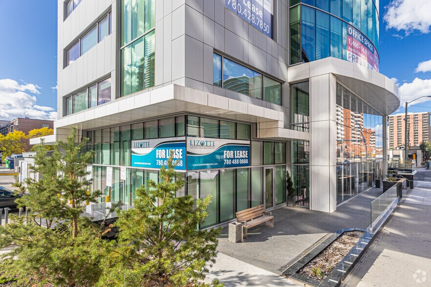 10909 Jasper Ave NW, Edmonton, AB à louer - Photo du bâtiment - Image 3 de 13