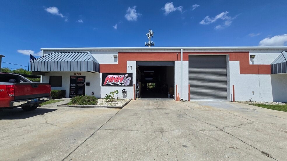 10780 47th St N, Clearwater, FL for lease - Building Photo - Image 2 of 16