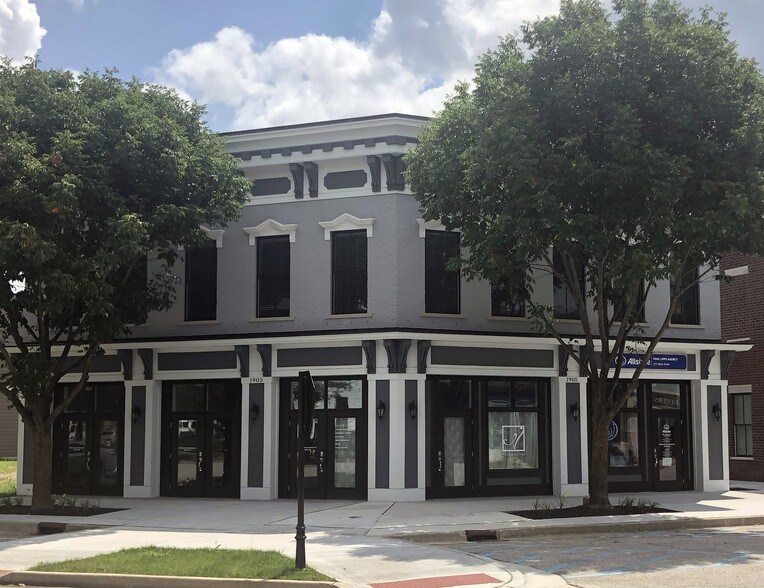 1905 S New Market St, Carmel, IN à louer - Photo du bâtiment - Image 2 de 18