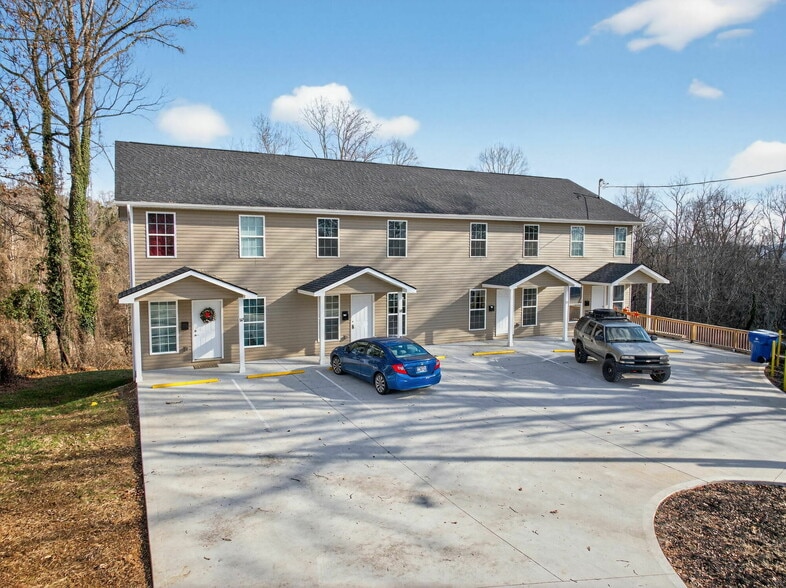 60 Unit Portfolio- Oak Ridge & Knoxville portefeuille de 2 propriétés à vendre sur LoopNet.ca - Photo du bâtiment - Image 3 de 23