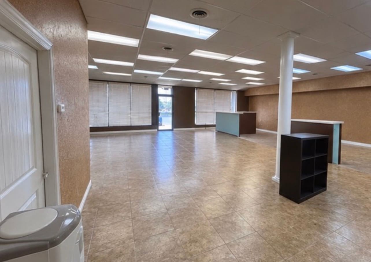 2401-2493 Interstate 40 W, Amarillo, TX for lease Interior Photo- Image 1 of 5