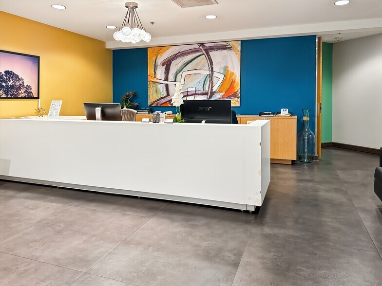 900 E Hamilton Ave, Campbell, CA à louer - Photo intérieure - Image 3 de 17