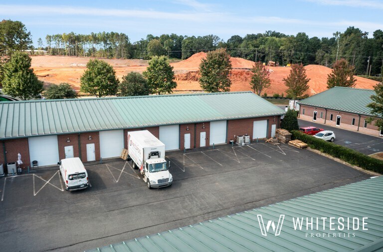 2032 Independence Commerce Dr, Matthews, NC for lease - Building Photo - Image 3 of 4