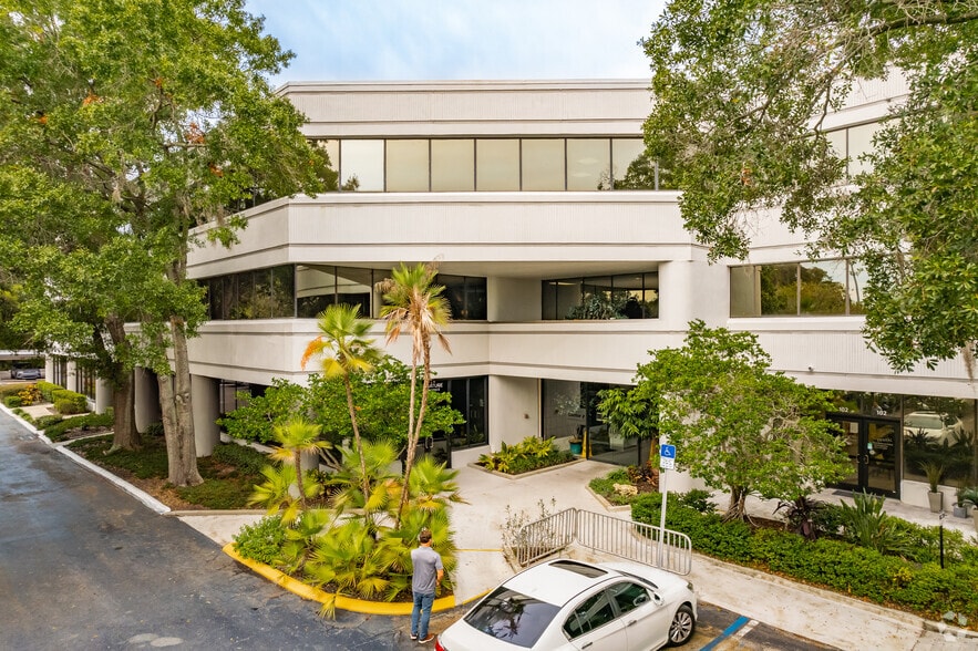 14502 N Dale Mabry Hwy, Tampa, FL à louer - Photo du bâtiment - Image 3 de 7