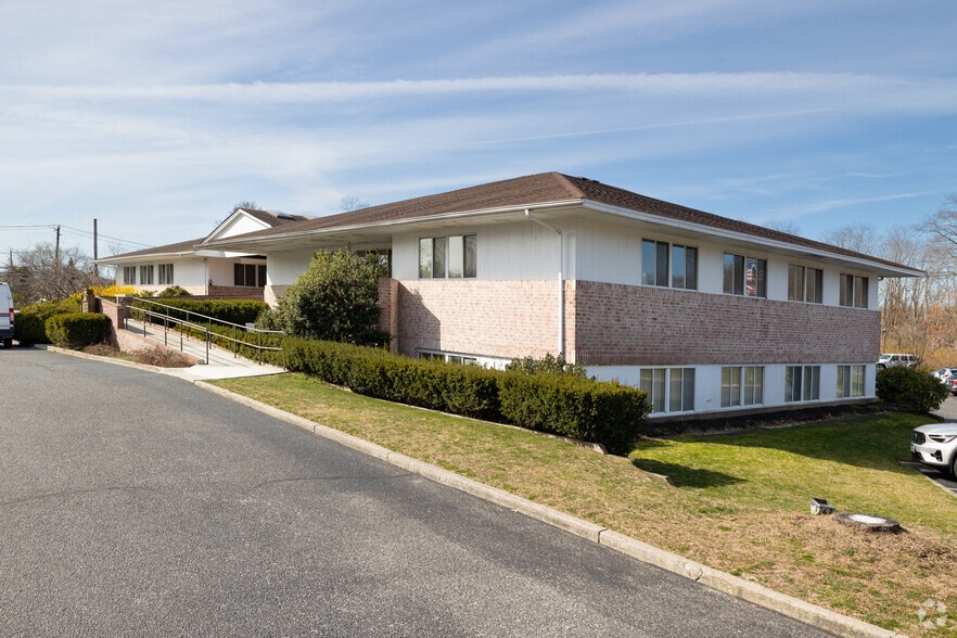 3771 Nesconset Hwy, South Setauket, NY à louer - Photo du bâtiment - Image 2 de 8