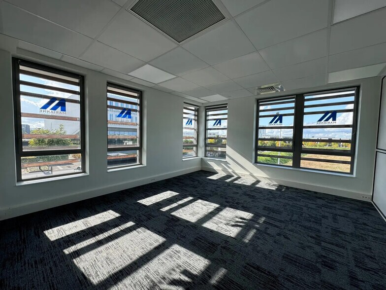 Office in Reims for lease - Interior Photo - Image 3 of 3