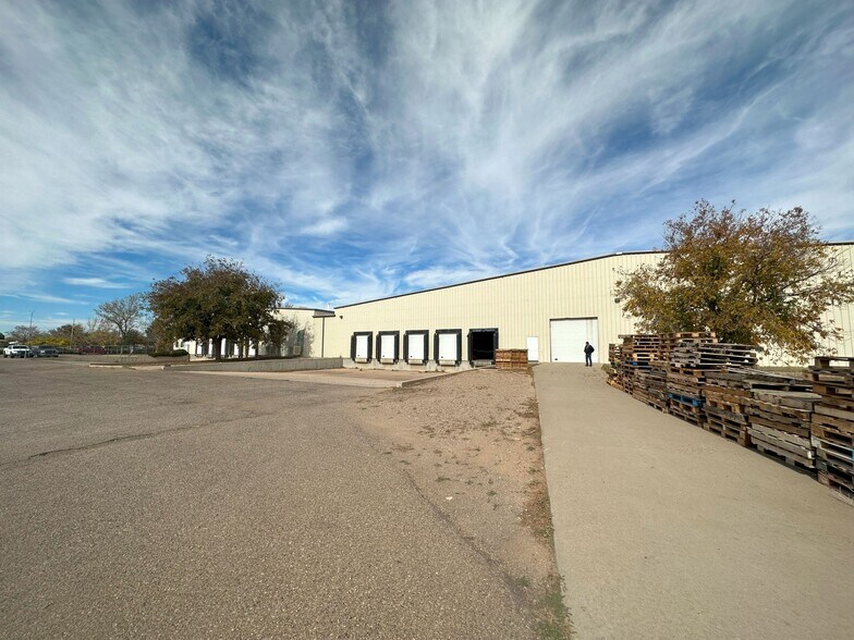 3911 S Main St, Roswell, NM à louer - Photo du bâtiment - Image 3 de 18