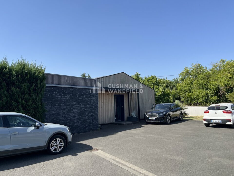 Office in Mérignac for sale Building Photo- Image 1 of 10