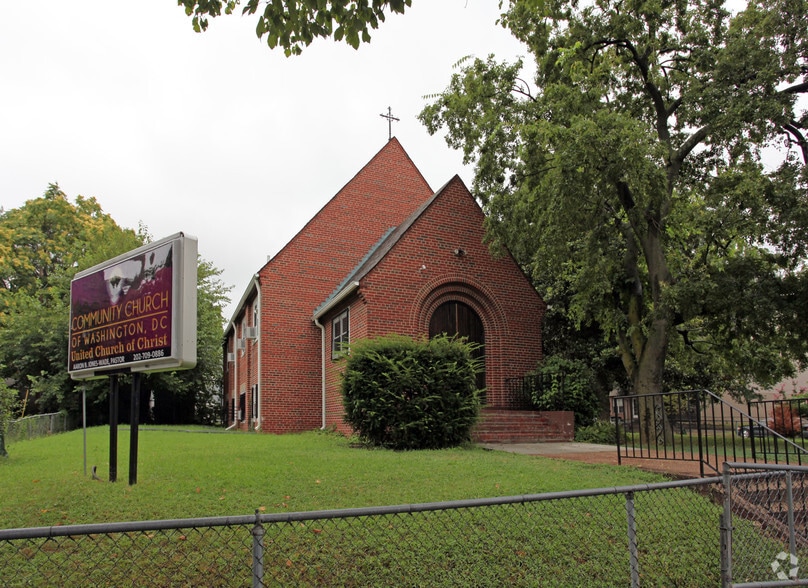 1610 T St SE, Washington, DC for lease - Primary Photo - Image 1 of 3