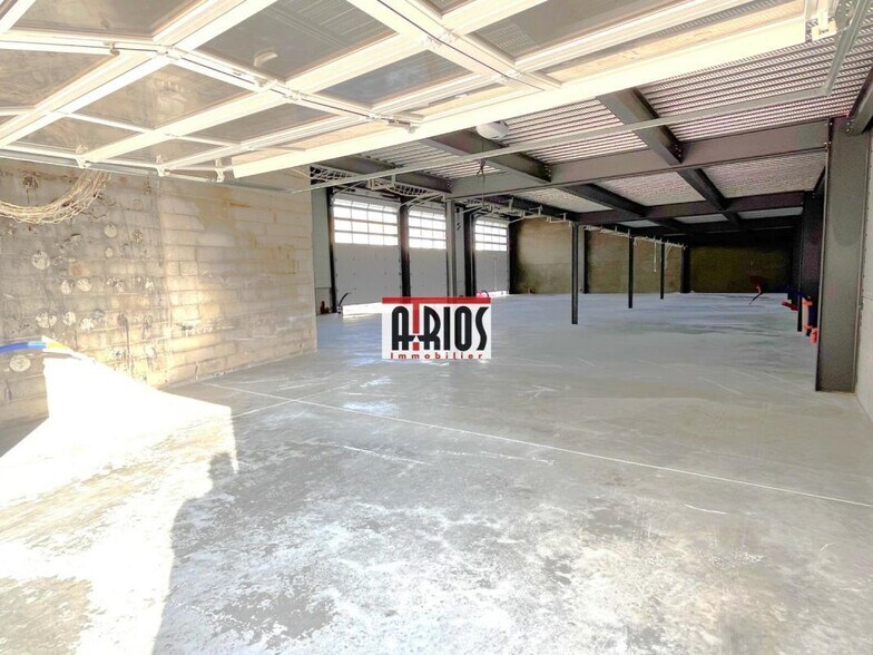 Industrial in La Crau for lease - Interior Photo - Image 3 of 8