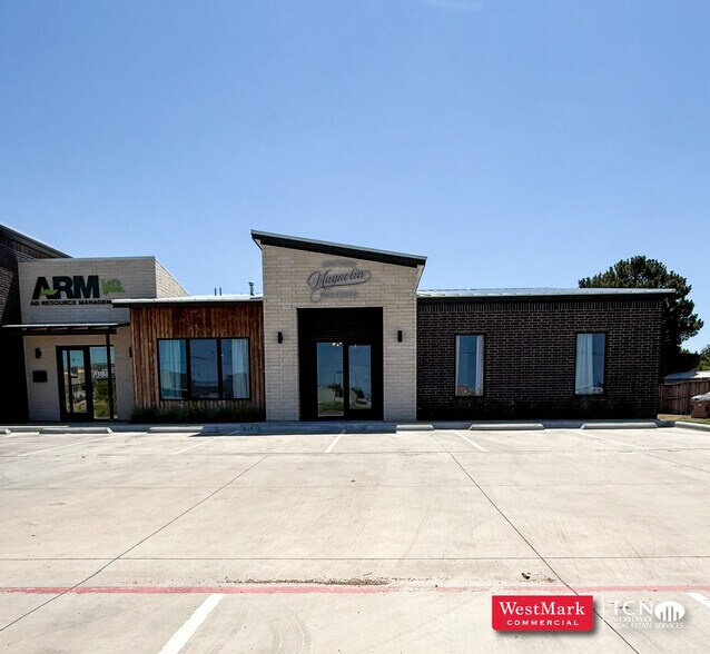 8353 Upland Ave, Lubbock, TX for lease - Primary Photo - Image 1 of 6