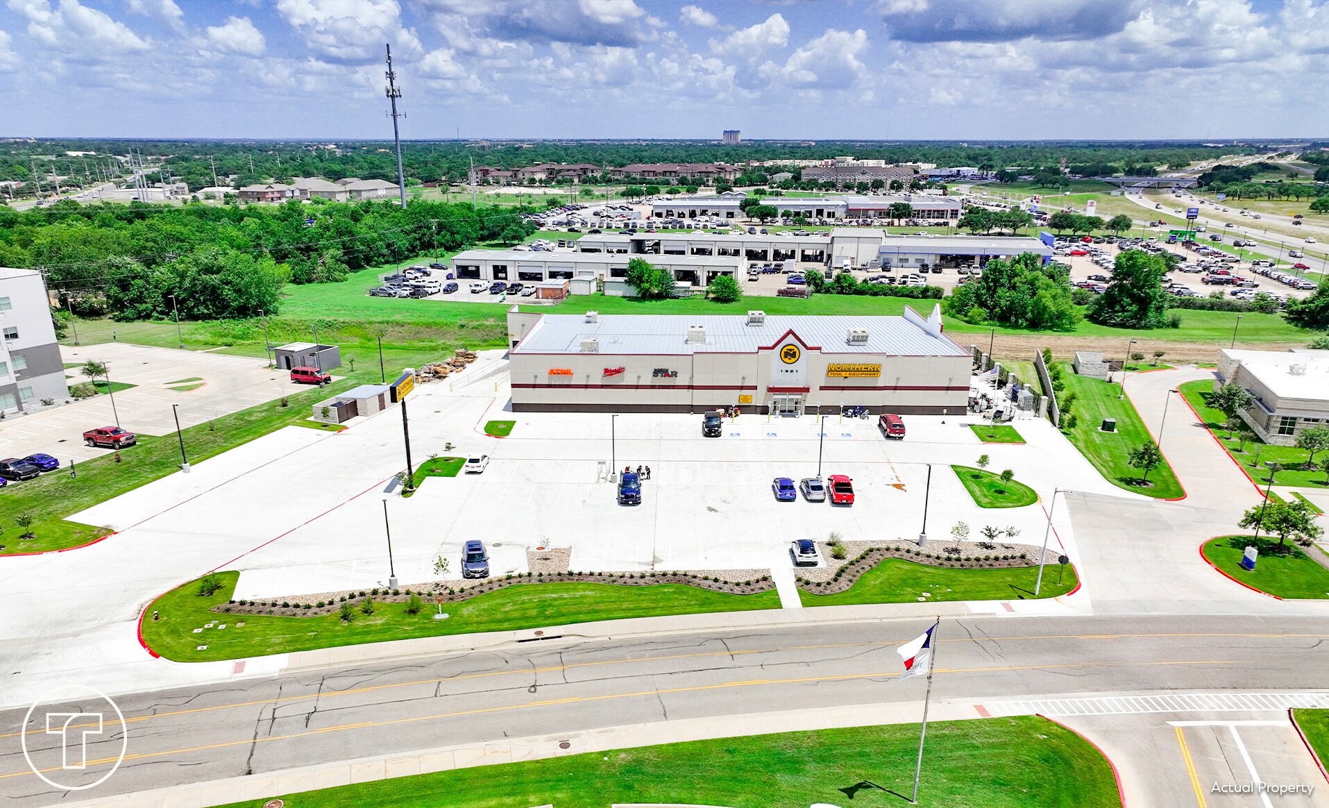 1921 Austins Colony Pkwy, Bryan, TX à vendre Photo principale- Image 1 de 7