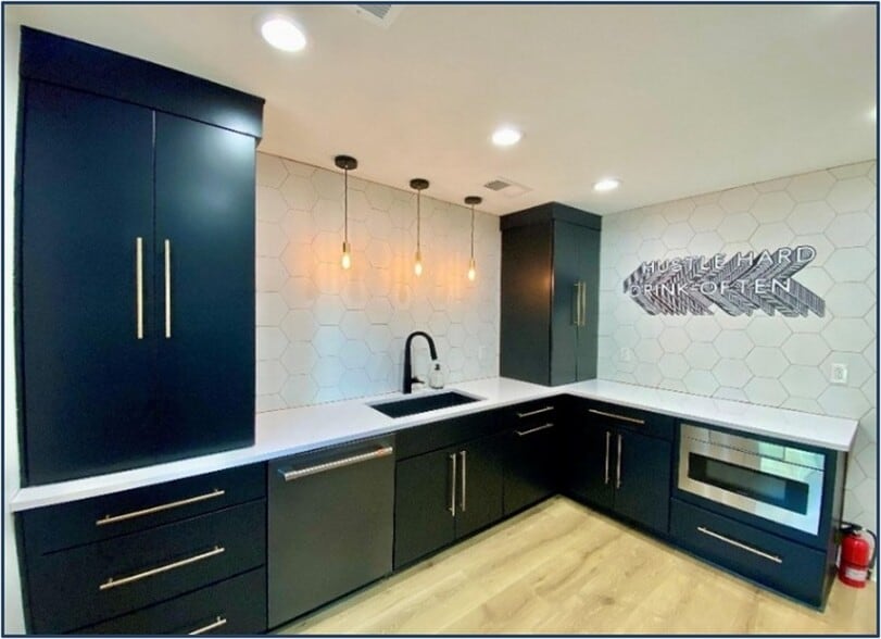 1053 Oakhaven Rd, Memphis, TN for sale - Building Photo - Image 2 of 4