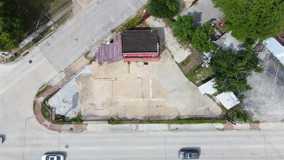 4010 N Main St, Houston, TX for lease - Building Photo - Image 3 of 5