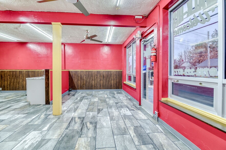 227 Main St, Milltown, NJ à louer - Photo du bâtiment - Image 3 de 4