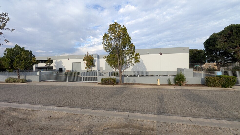 42445 Avenida Alvarado, Temecula, CA à louer - Photo du bâtiment - Image 3 de 13