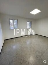 Office/Medical in Marseille for lease Interior Photo- Image 1 of 3