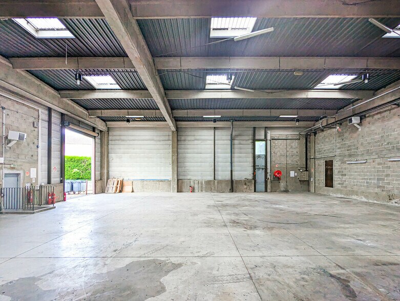 Industrial in Palaiseau for lease - Interior Photo - Image 3 of 13
