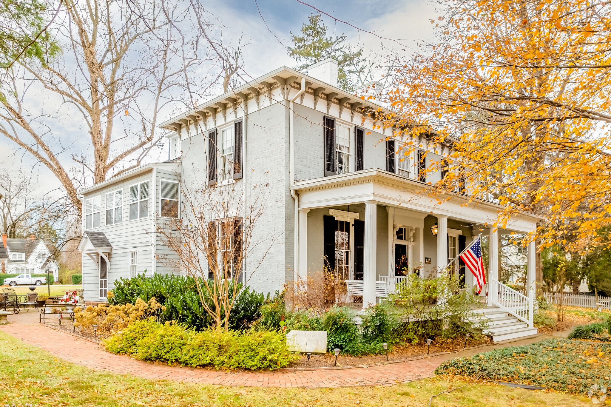 417 E Washington St, Charles Town, WV à vendre Photo principale- Image 1 de 10